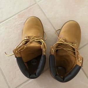 Timberland Boys boots. Size 5.5. Like new.